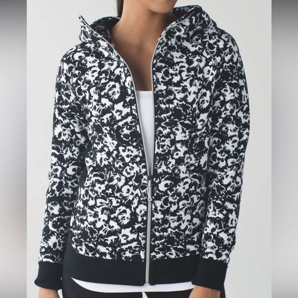 Lululemon Scuba Hoodie III Black and White with zipper. Size 2